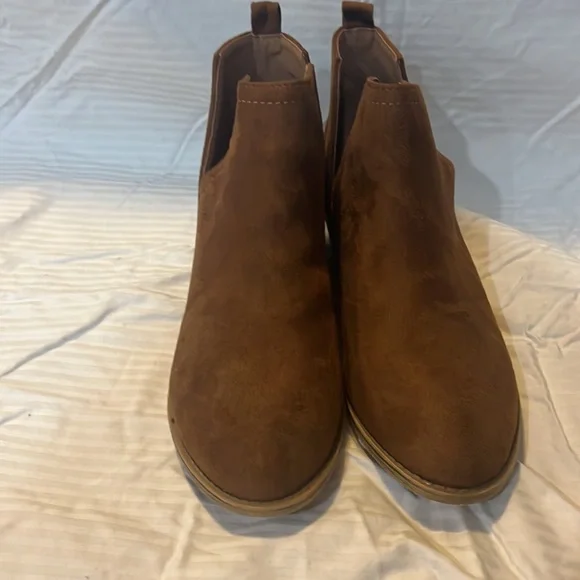 Journee Collection Womens Rimi Pull On Stacked Heel Booties - Picture 2 of 3